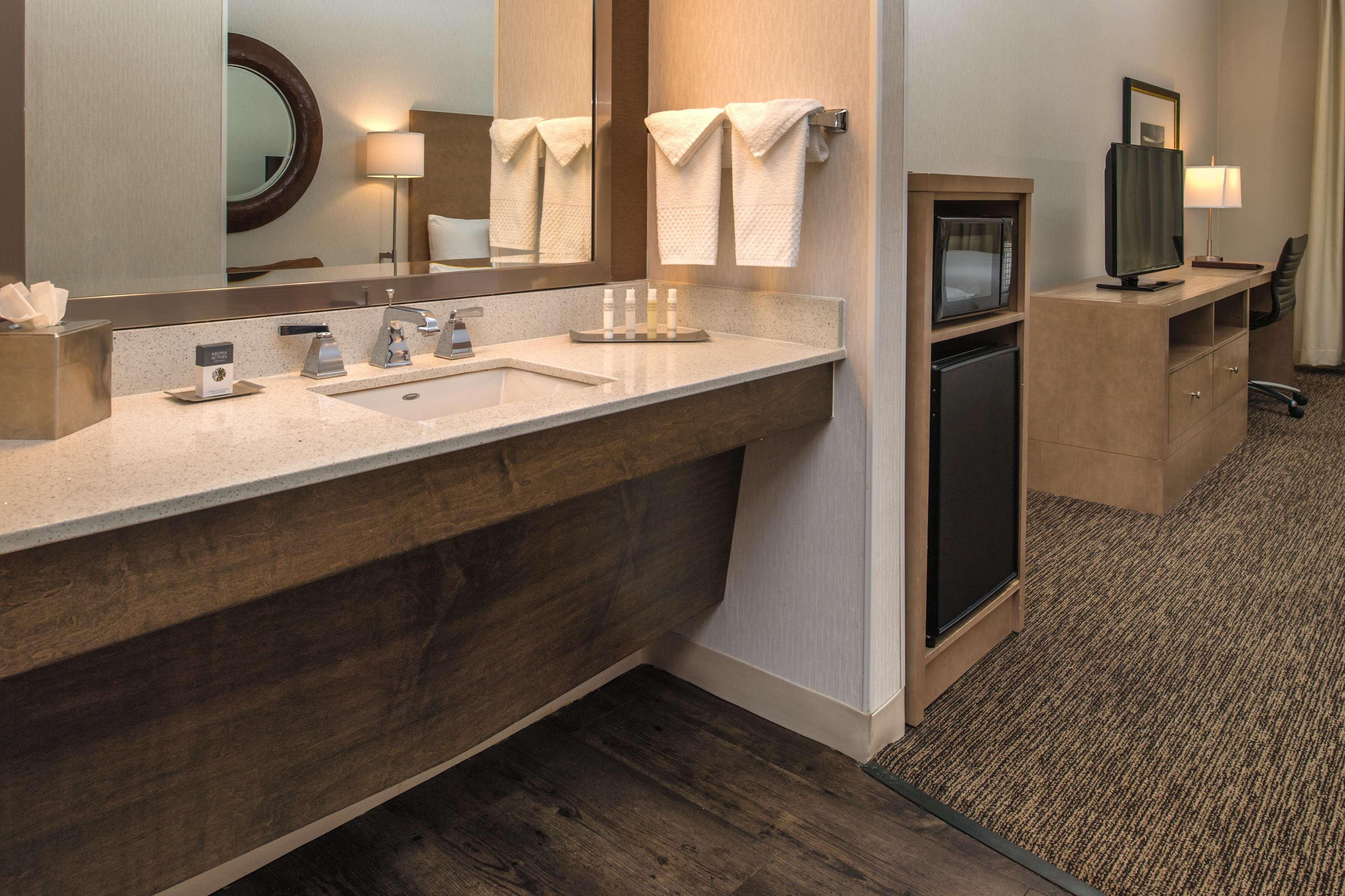 Doubletree By Hilton North Salem Hotel Buitenkant foto