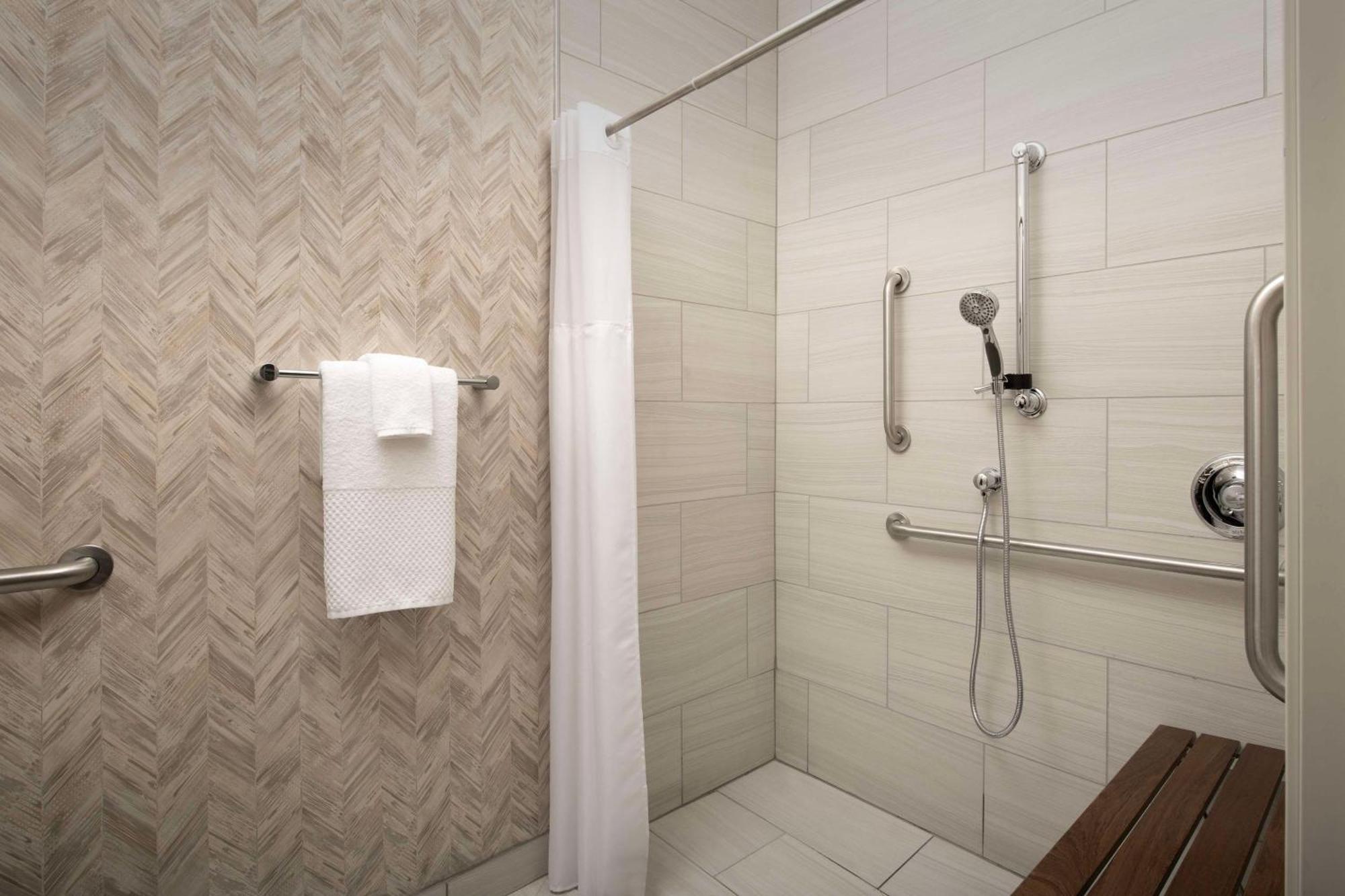 Doubletree By Hilton North Salem Hotel Buitenkant foto