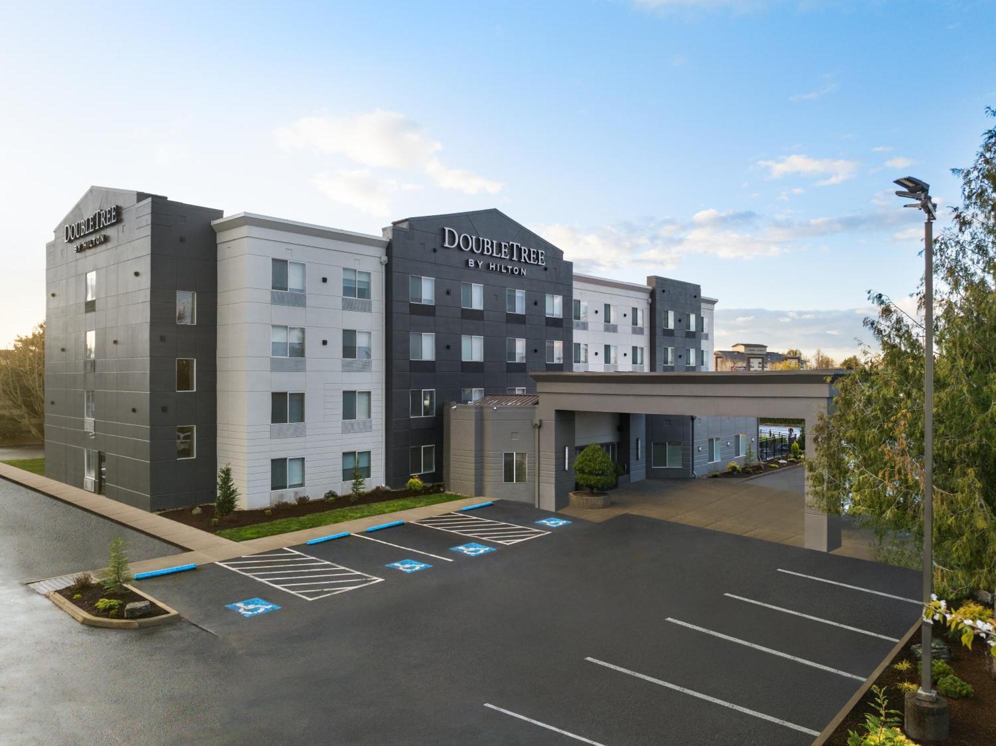 Doubletree By Hilton North Salem Hotel Buitenkant foto