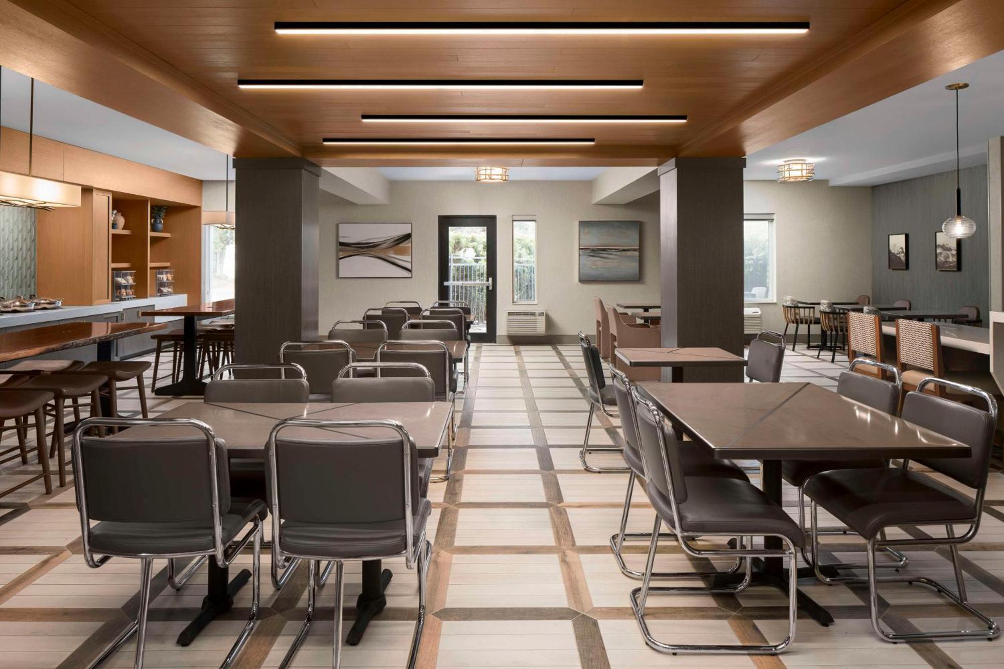 Doubletree By Hilton North Salem Hotel Buitenkant foto