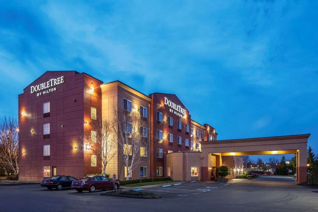 Doubletree By Hilton North Salem Hotel Buitenkant foto